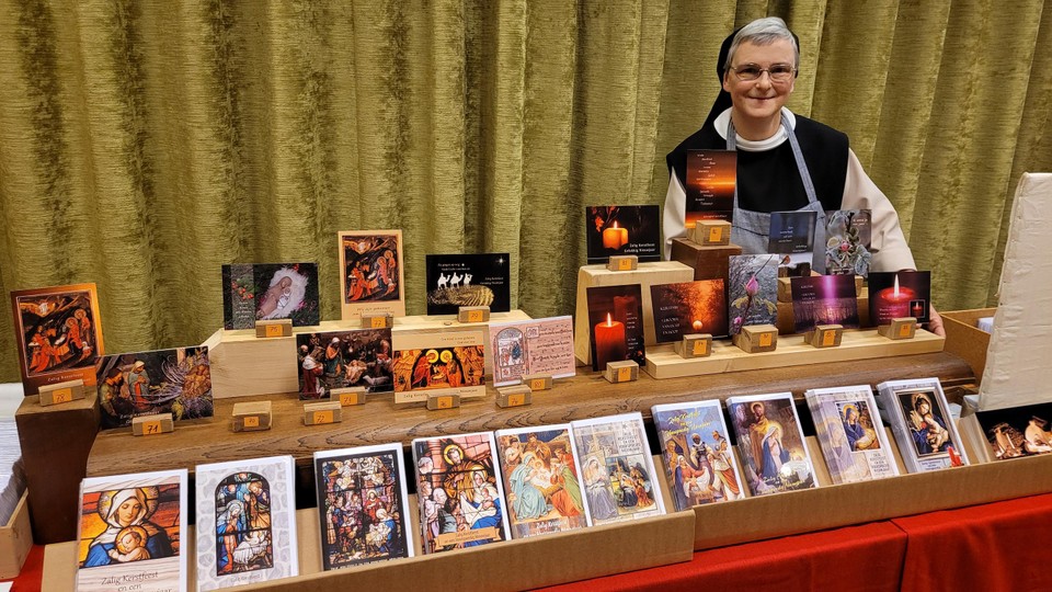 Zuster Lutgardis maakte zelf de fotokaarten. 