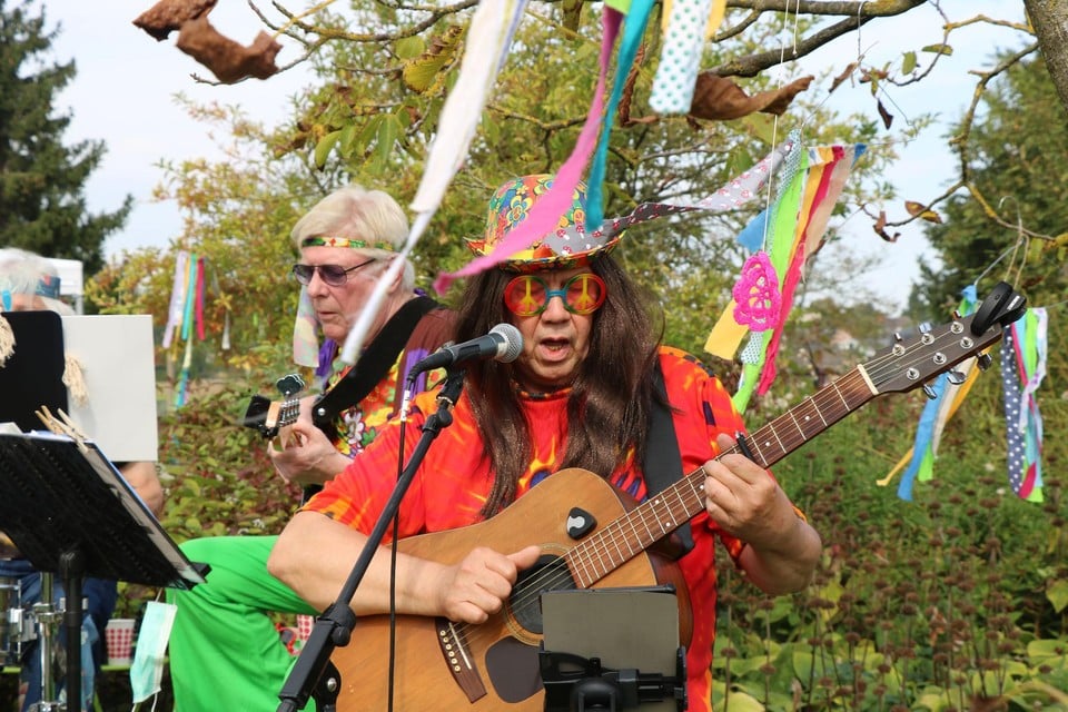 De muziek werd aan het thema aangepast.