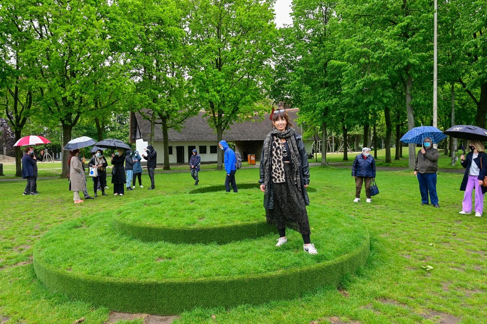 landschapskunstenares Sara Greet Gilis ontwierp een tribune