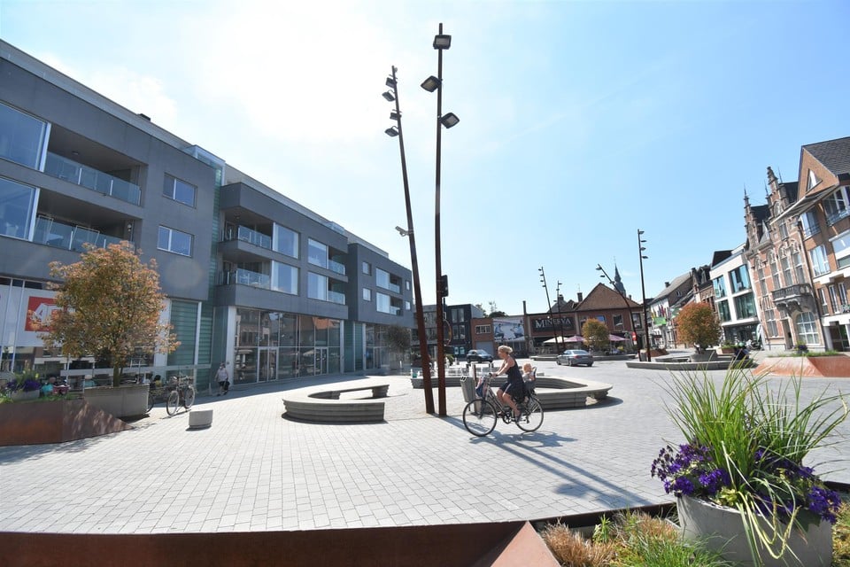 Het gemeentebestuur wil de horeca en de handel een hart onder de riem steken.