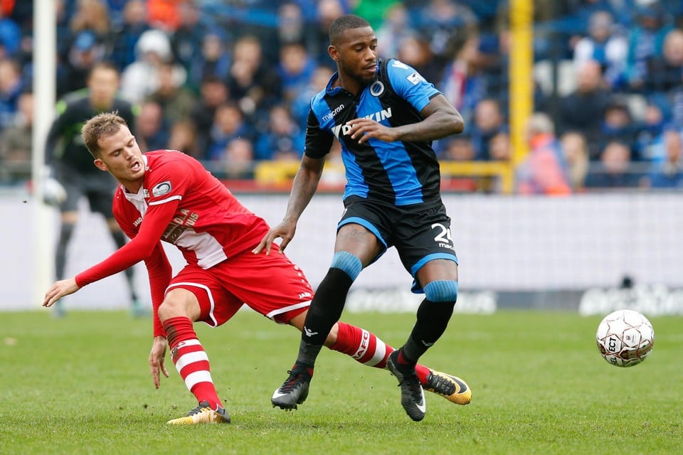 Stefano Denswil in zijn vorige periode bij Club Brugge, hier tegen Geoffry Hairemans (toen nog bij Antwerp).