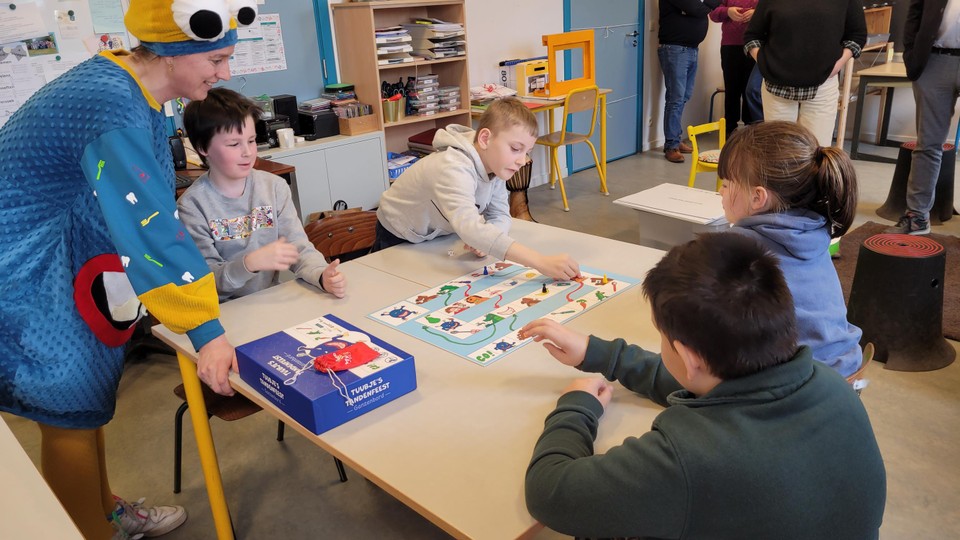 De leerlingen van BuBao Sint-Rafaël in Sint-Job zijn dol  op het ganzenbord.