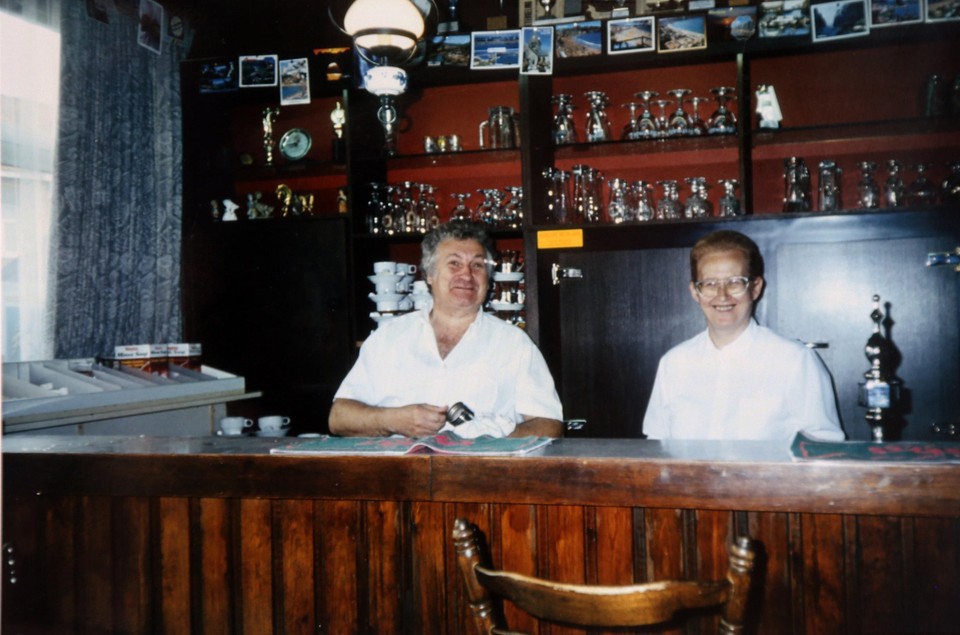 Op 1 mei 1966 openden Nancy en Charles in de Driehoekstraat het café De Lindenboom. Er waren toen nog veel cafés in Ekeren.