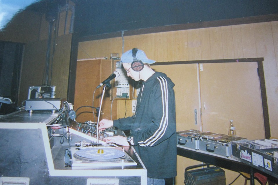 Peter Bossaerts als discobar Piraat.