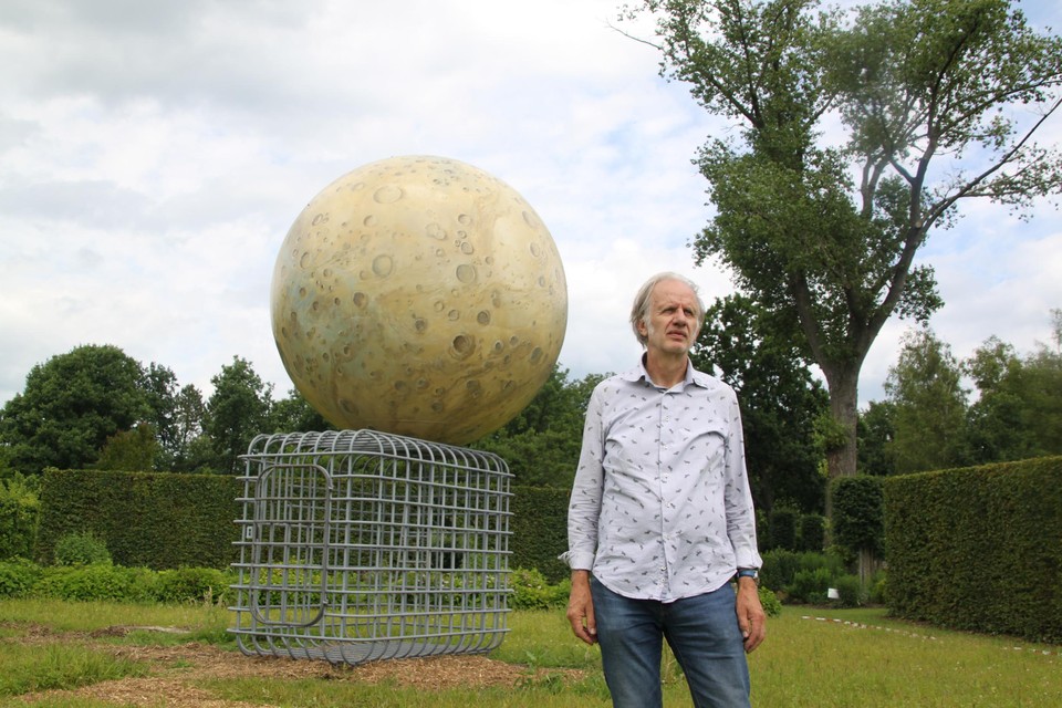 Luk Van Soom vond een mooi plaatsje voor Waarheen en dan terug in de Plantentuin in Merksplas.