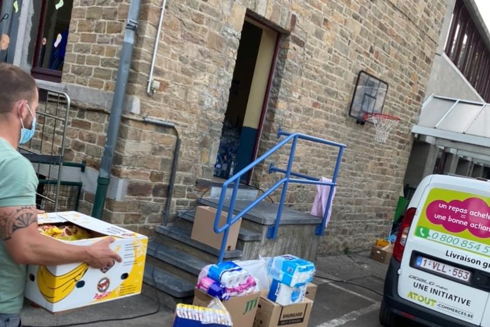 Er wordt in Niel ook nog altijd doorgegaan met het verstrekken van materiële hulp. Woensdag vertrokken Caro Deckers en Giovanni Brugghemans voor een zevende rit richting Pepinster.