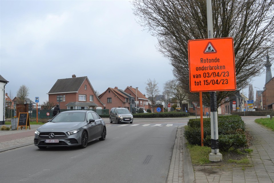 Voor de bewoners van de Zandhovensteenweg zal het tijdelijk rustiger worden in hun straat.