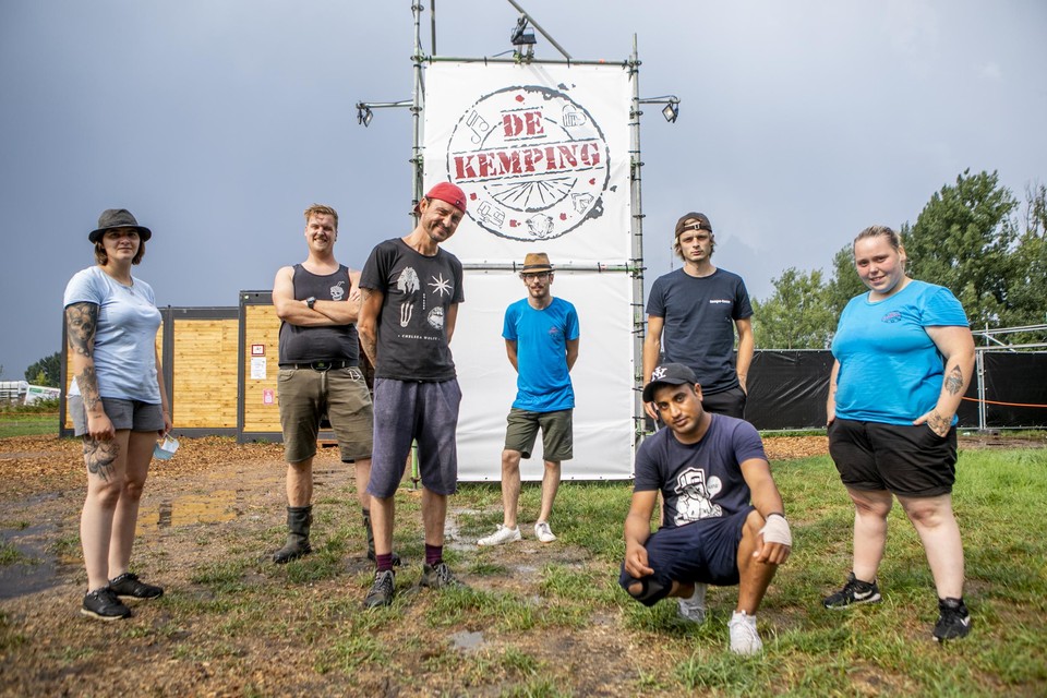 Misha, Jelle, Tijs, Louka, Hakim (zittend), Jordy en Chelsey. Rik, Mansour en Sophie ontbreken op de foto.