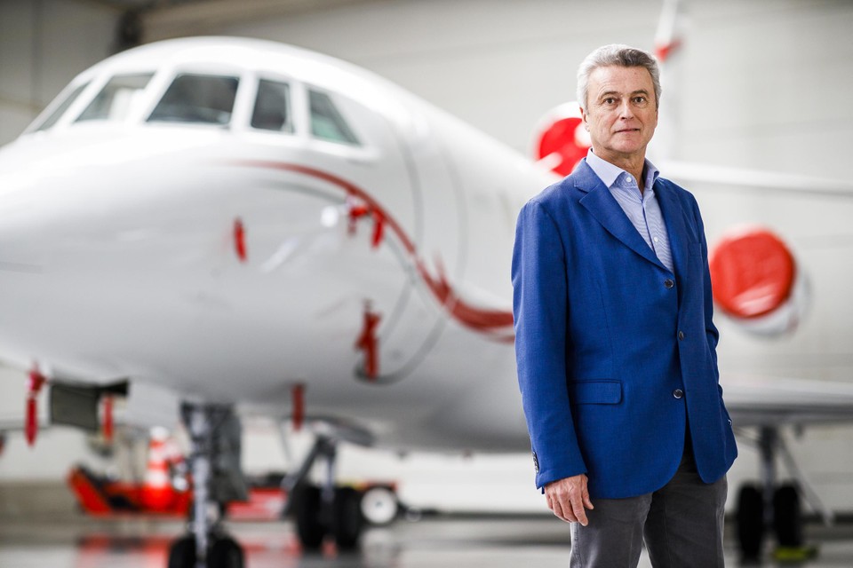 Bernard Van Milders: “De vlucht moet toch vertrekken, dus kunnen we ze  minstens 50% goedkoper dan de gewone privévlucht aanbieden.”