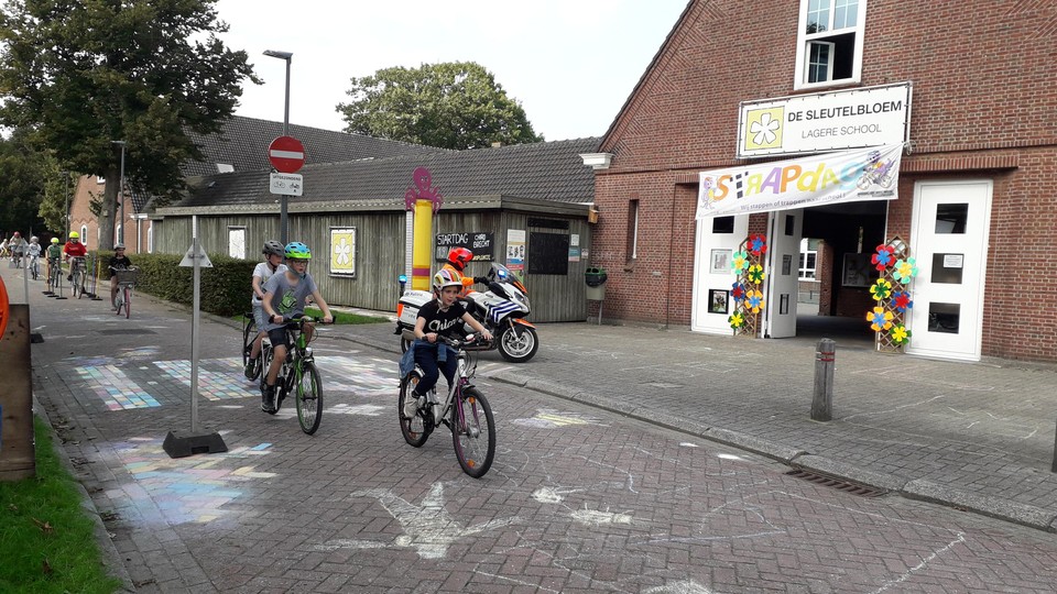 Fietsparcours rond de school.