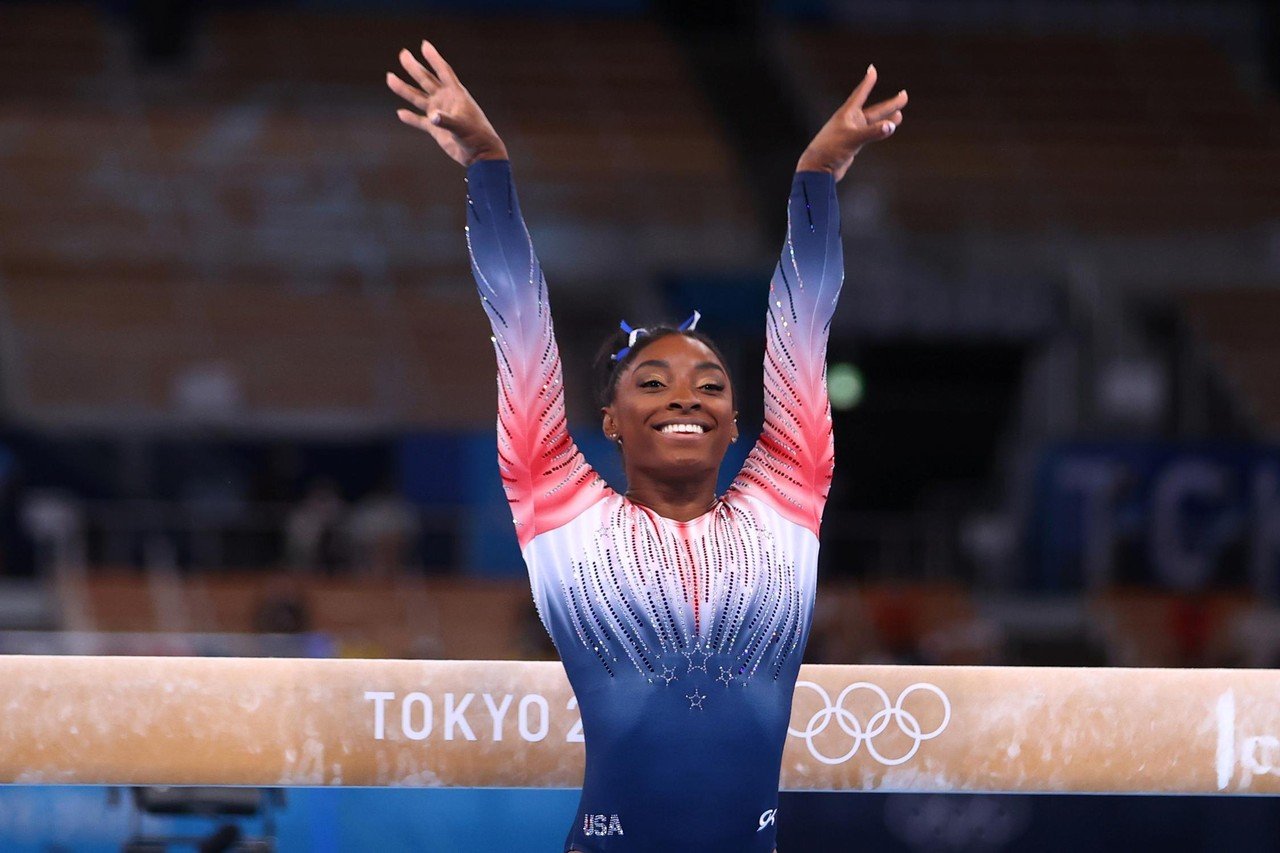 Simone Biles heeft spijt van deelname aan Olympische Spelen: “Maar ik wilde  hem dat plezier niet van me af laten nemen” | Gazet van Antwerpen Mobile