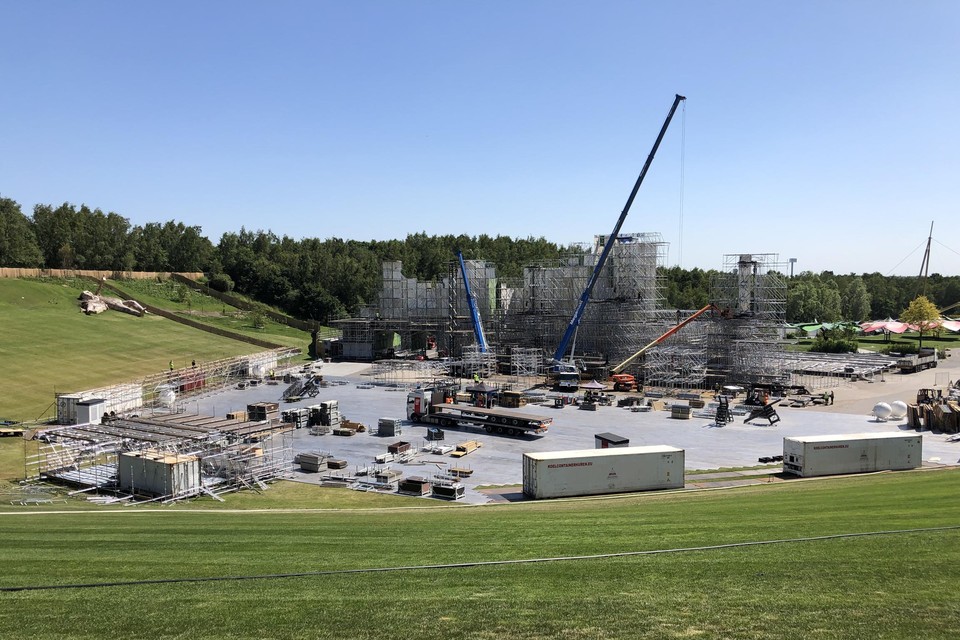 Stageco tijdens de opbouw van Tomorrowland in 2019.