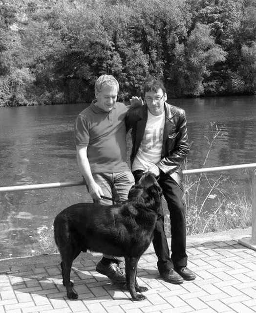 Paul en André Pichal met hond Sam. 