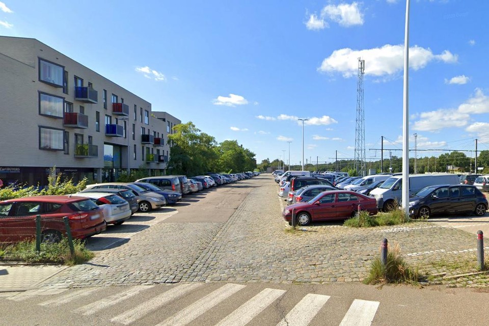 De NMBS kan van de minister haar plannen om betalend parkeren in te voeren op de parking van Herentals voortzetten.