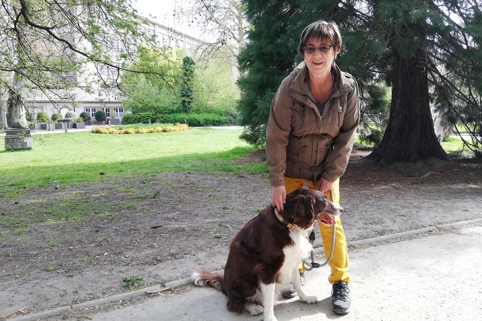 Anita Van Camp komt meermaals per dag in de Kruidtuin wandelen met haar honden.