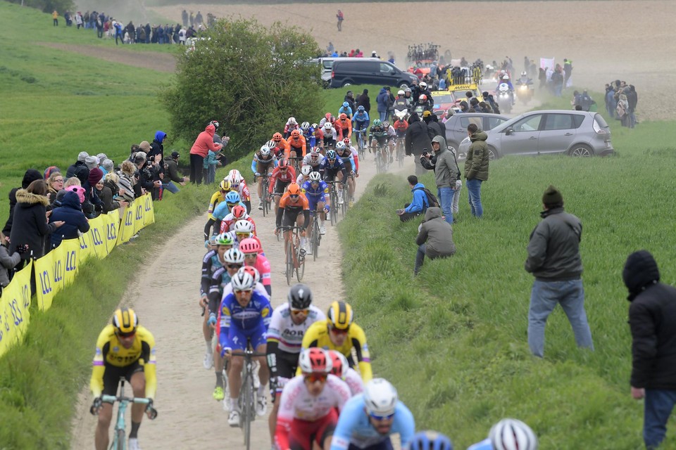 Voor de Tour wilde de Franse overheid nog een oogje dichtknijpen,voor Parijs - Roubaixis dat al minder evident. 