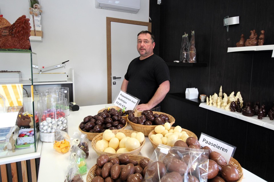 Danny Goyvaerts in de winkel van De Chocolatier.