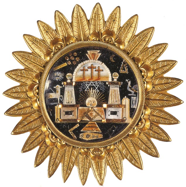 Een broche uit de Franse vrijmetselarij rond 1800. 