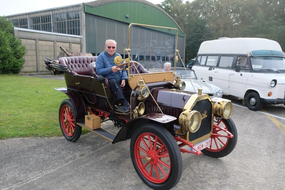Jef De Clerck in zijn Buick uit 1906.