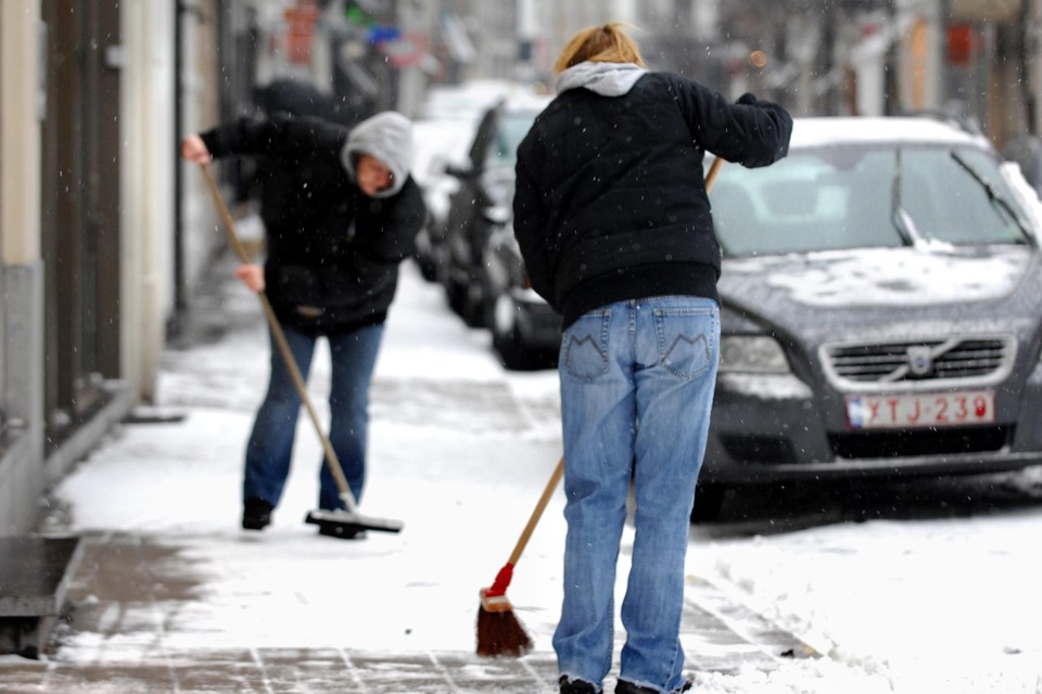 Antwerpenaars zijn verplicht om hun stoep ijs- en sneeuwvrij te maken.