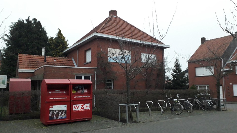 Voorlopig huist De Kar nog in een pand op de hoek van de Nollekensweg achter de Sint-Michielskerk. 