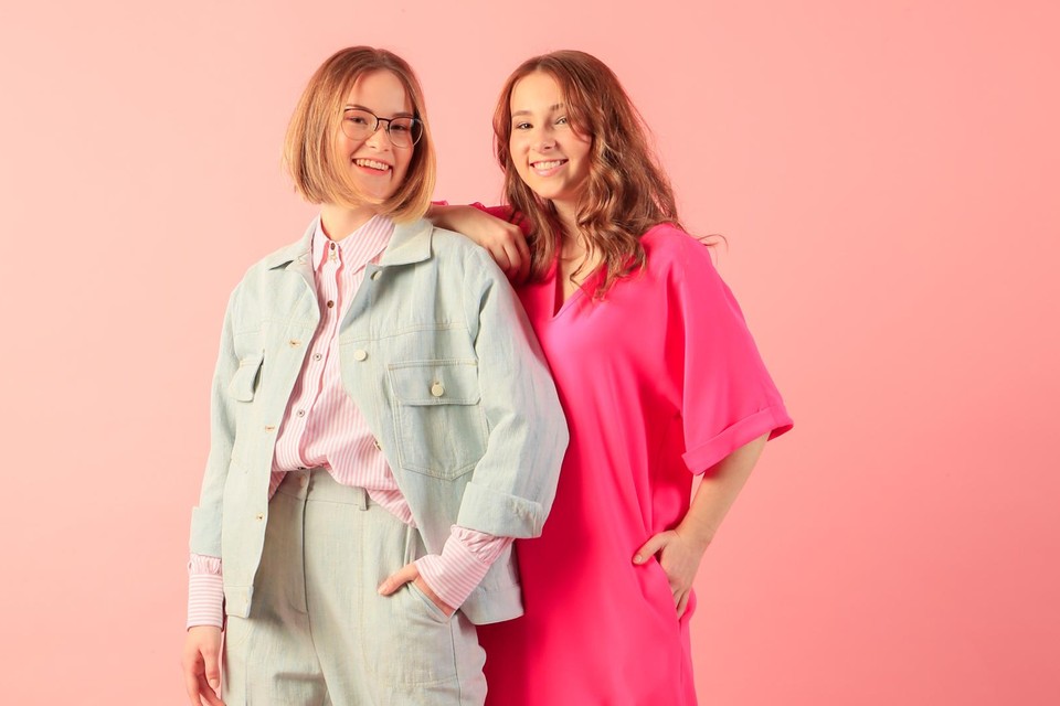 Sybille (rechts) en Babayou na de make-over.