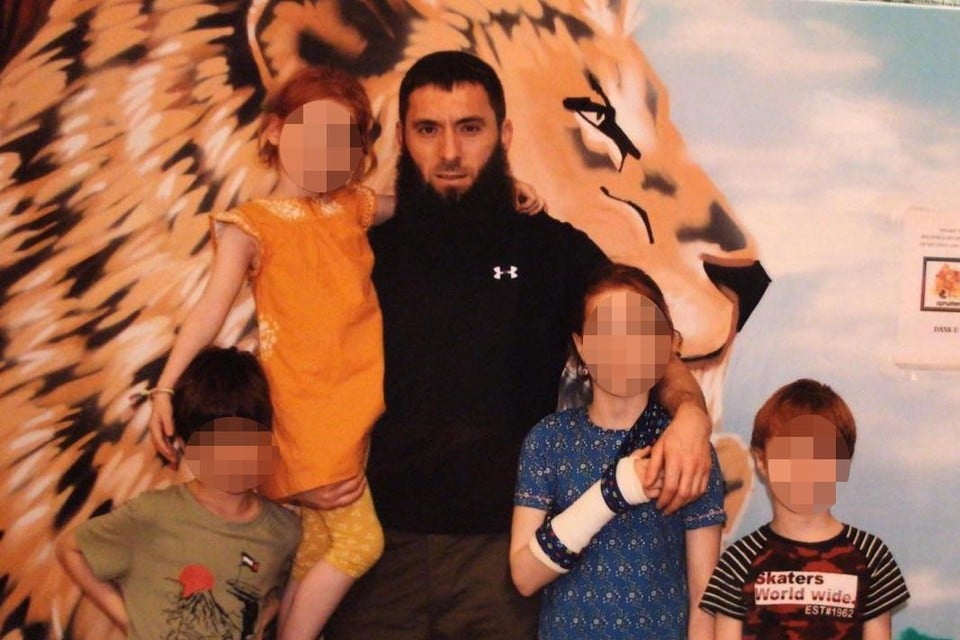 Islam Albakov werd op 9 februari 2019 gearresteerd toen hij bij zijn vrouw en vier kinderen was in Borgerhout.