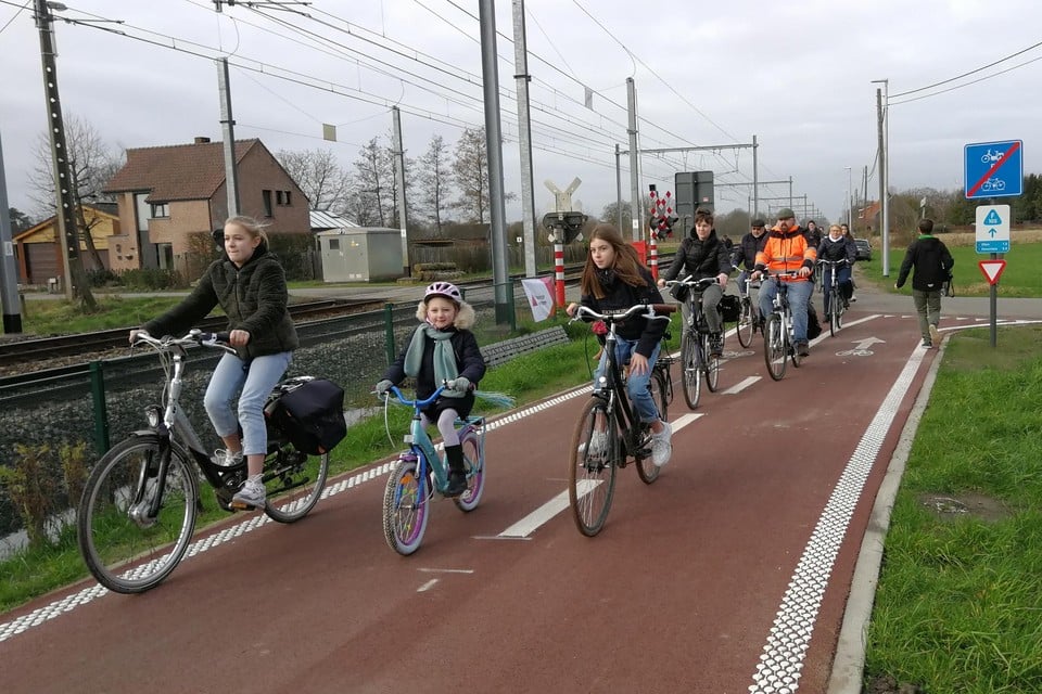 Alle ‘voortbewegingstoestellen’ zijn welkom op de fietsostrade, ook inlineskates en elektrische steps.