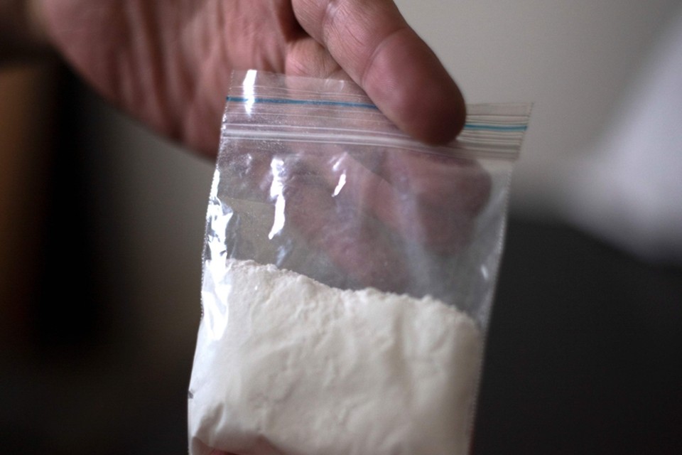 Bij een huiszoeking vond de politie 50 gram cocaïne (niet de drugs op deze foto). 