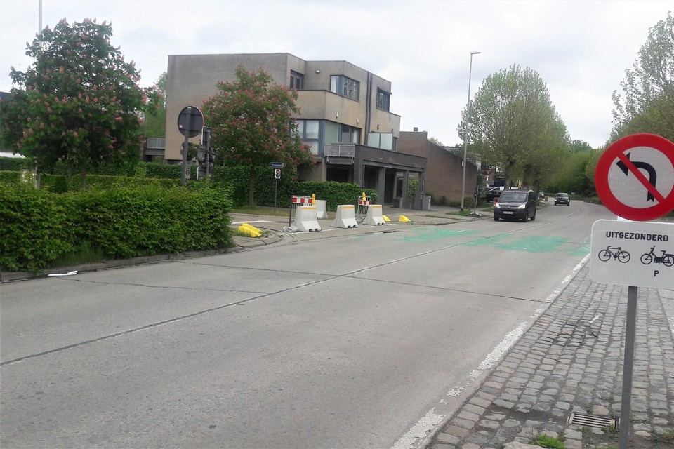 Vanaf de Matenstraat kan je de Ringovenlaan niet inrijden.