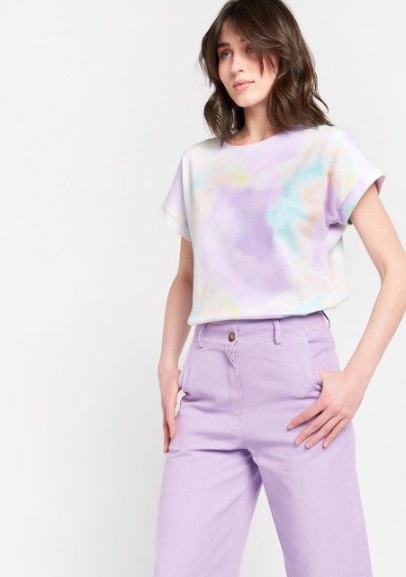 Shirt, 19,99 euro. Broek, 49,99 euro.