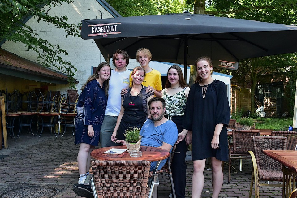 Het gezin Van Overloop heeft de deuren geopend van Café Roosendael in het gelijknamige domein in Sint-Katelijne-Waver.