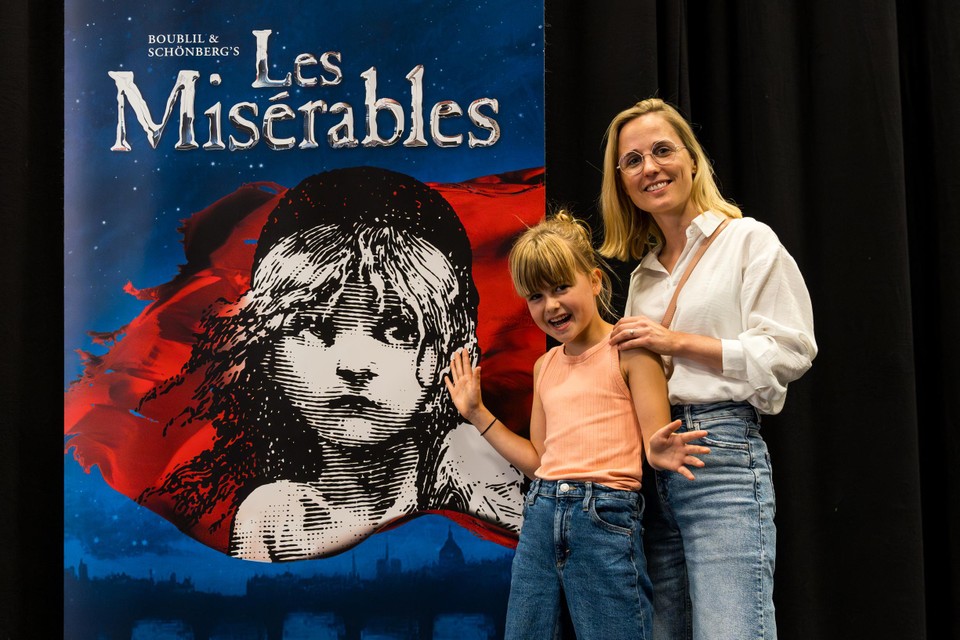 In oktober vorig jaar speelde Leonie, hier met haar mama Griet, ook al mee in Les Misérables.