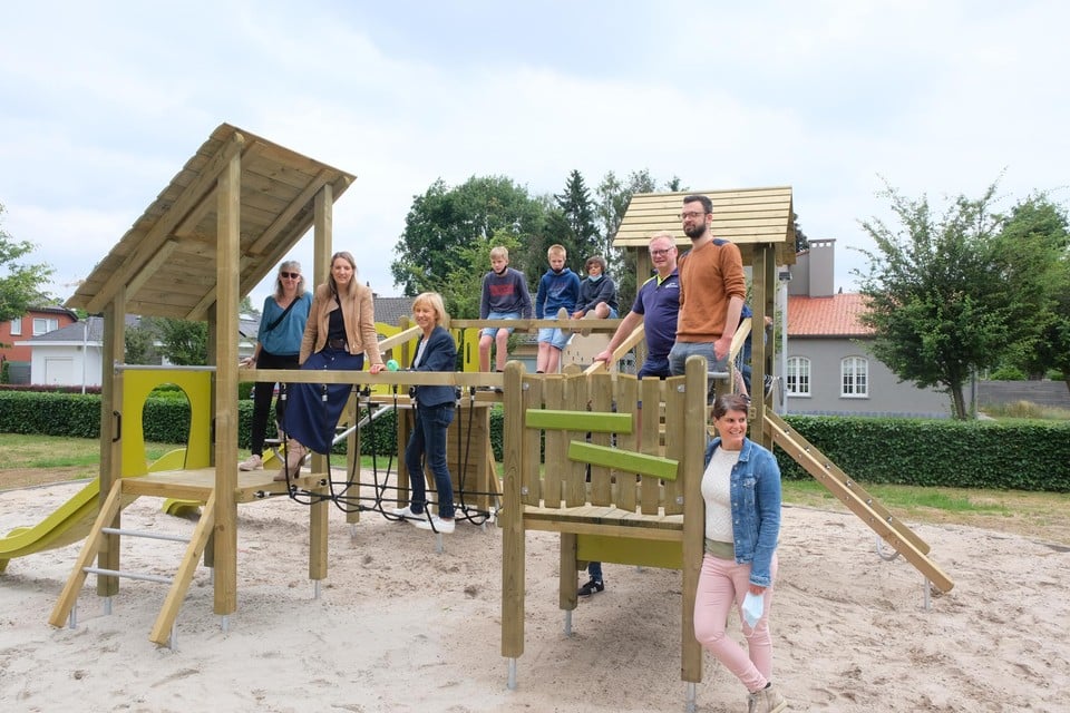 De vernieuwde speeltuin aan de Meidoornlaan.