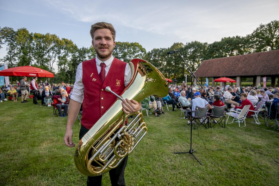 Bastubaspeler Ben Verlinden van fanfare SW. 
