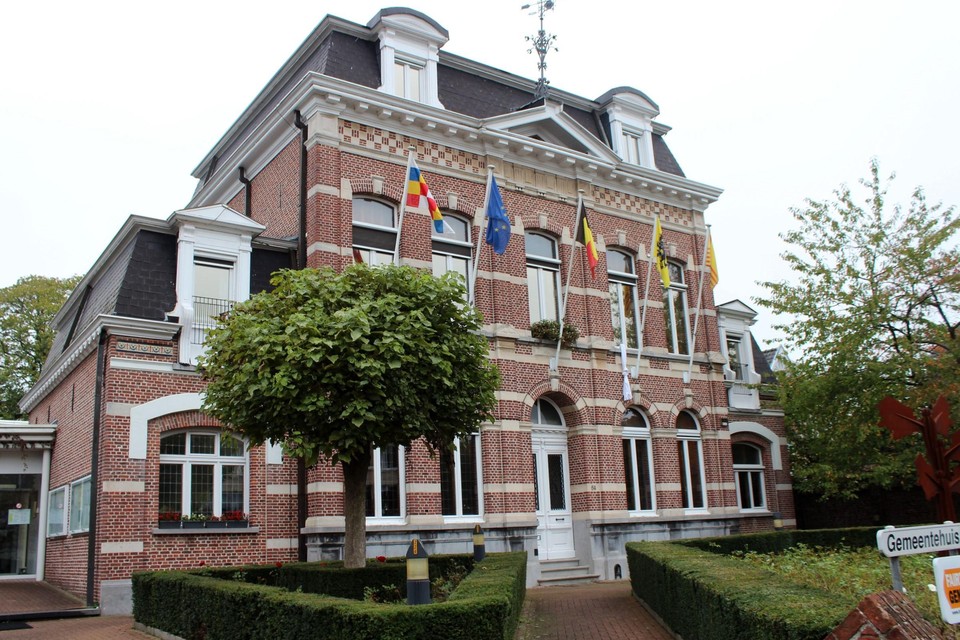 Het gemeentebestuur stuurt een bewonersbrief rond.