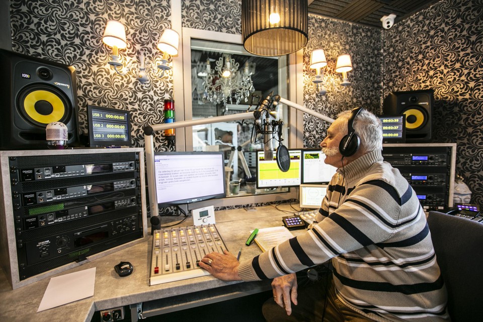 Radio Minerva in actie met Julien Van Noten. 