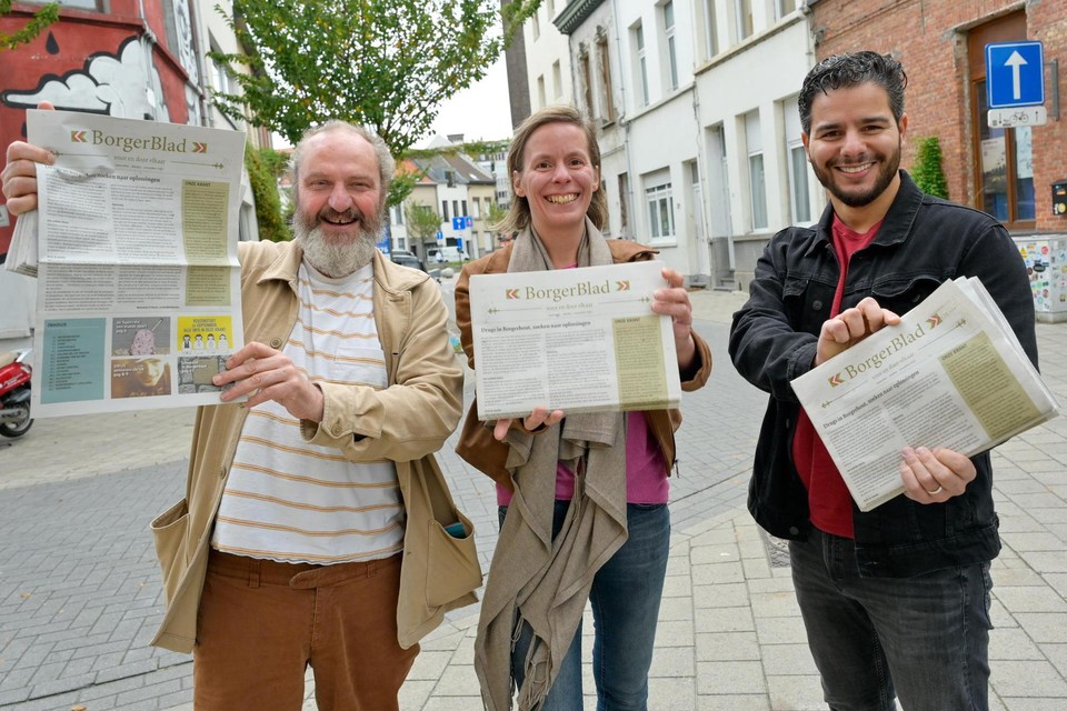 Koen Huybreghts, Nadia Temmerman en Mohamed El Kasmi van het Borgerblad.  