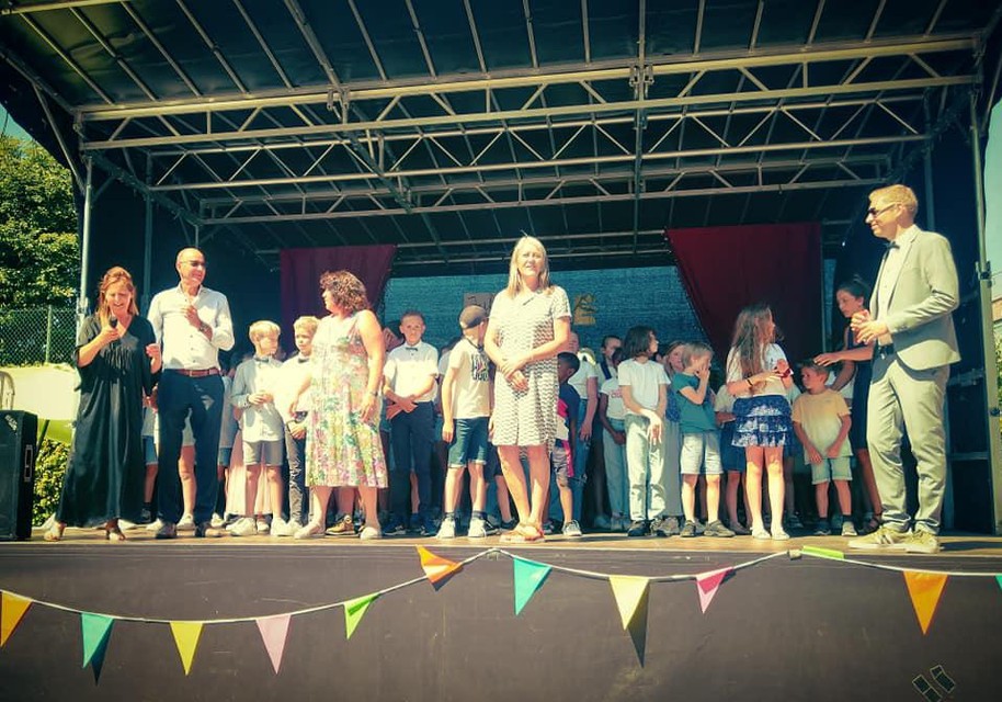 Basisschool Triangel in Vlimmeren nam met een musical afscheid van drie leerkrachten. 