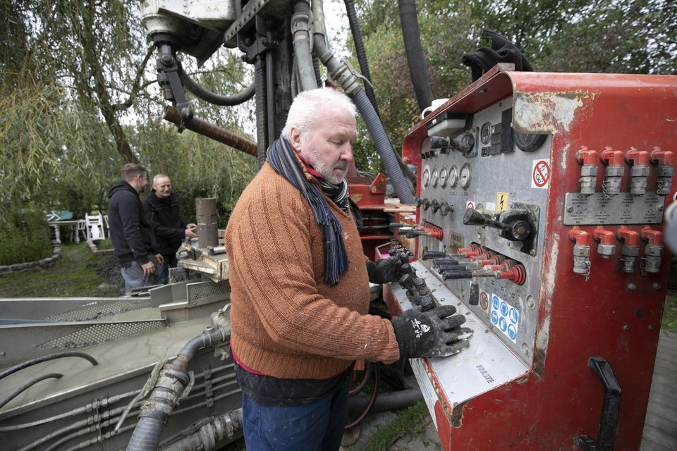 Eddy Van Casteren uit Ramsel doet al 47 jaar putboringen.
