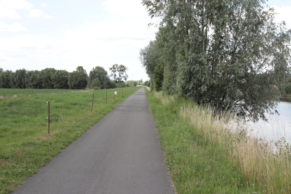 De valpartij vond plaats op dit stuk jaagpad langs de Dender in Gijzegem.