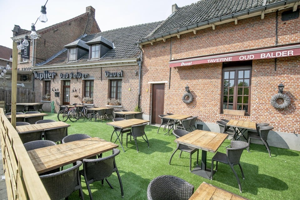 Het terras van Oud Balder telt een vijftigtal plaatsen.