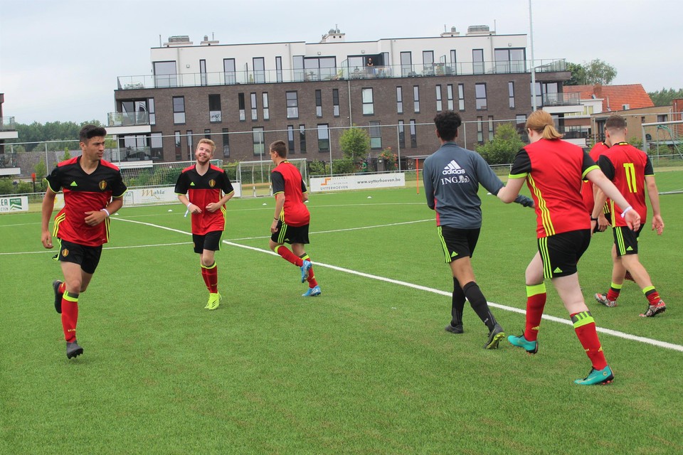 Het Unified-team tijdens de opwarming.