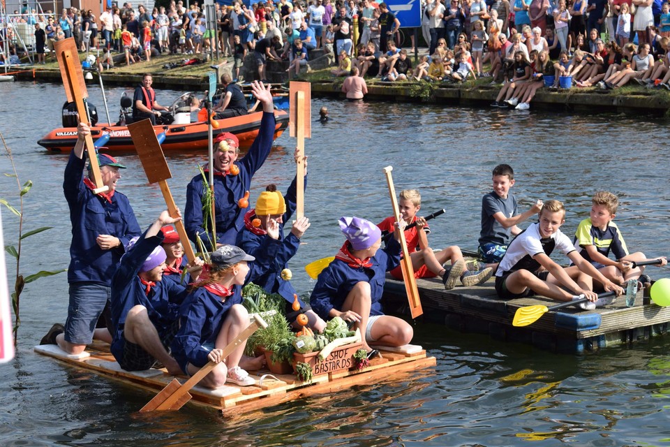 De laatste vlottenrace dateert van 2017. In 2018 en 2019 werd die afgelast door blauwalgen in de vaart.
