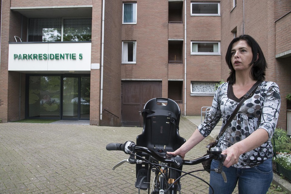 Een van de flatgebouwen die eind deze maand tegen de grond gaan.