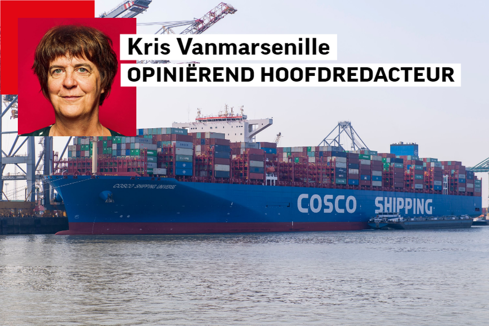 Een schip van de Chinese rederij Cosco in de haven van Antwerpen. Europa is niet meer in staat om zelf zo’n grote schepen te bouwen. 