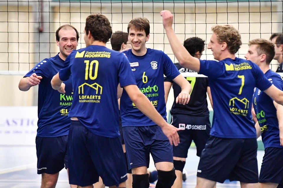 Vreugde om een gemaakt punt, zoals hier bij de mannen van Amigos Zoersel, zal dit seizoen niet meer te zien zijn in het volleybal.
