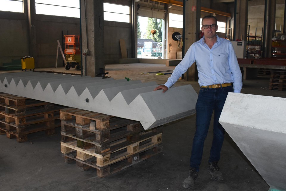 Bestuurder Gert Ver Donck van Concreate bij de eerste geproduceerde trap.
