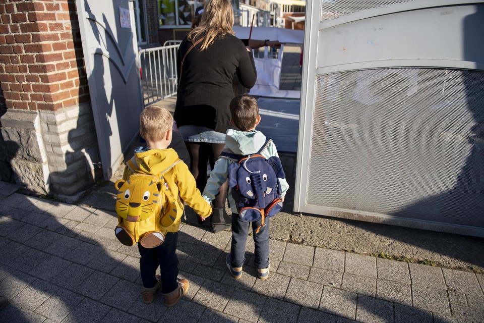 Vorig schooljaar ging een school met een week vertraging open, dit jaar zijn er méér besmettingen.