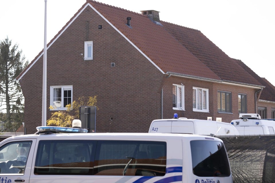 In deze woning in de Rodenbachstraat in Merksplas heeft Peter V.H. op 25 juni Jarne Pire gedood met een mes. 